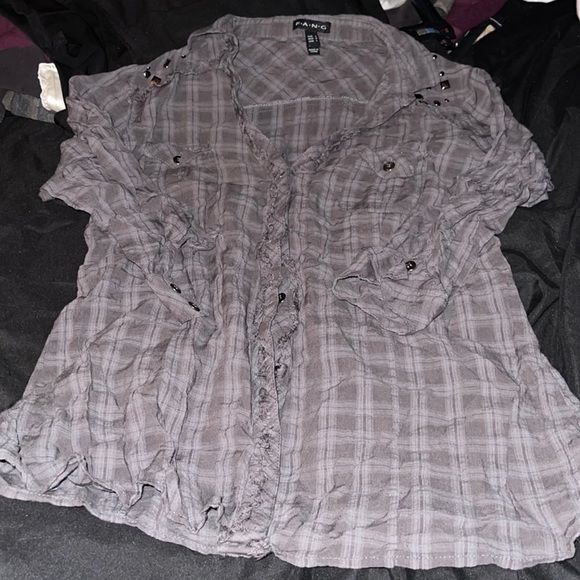 3/4 button down top - Picture 1 of 4